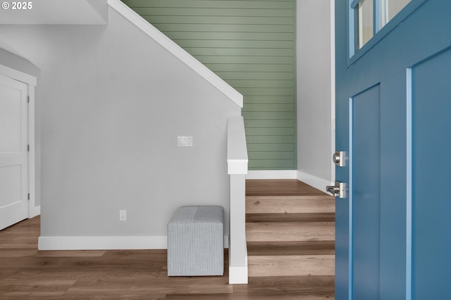 35681 Bella Ridge Loop, Astoria, OR 97103 - entryway featuring baseboards and wood finished floors