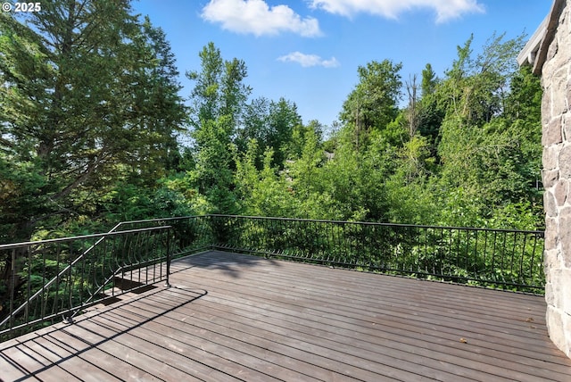 2812 Beacon Hill Dr, West Linn, OR 97068 - view of wooden deck