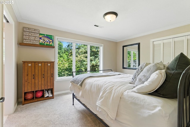 2812 Beacon Hill Dr, West Linn, OR 97068 - carpeted bedroom featuring multiple windows, crown molding, and a closet