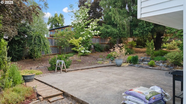 44505 SW Knight Rd, Gaston, OR 97119 - fenced backyard featuring a patio area