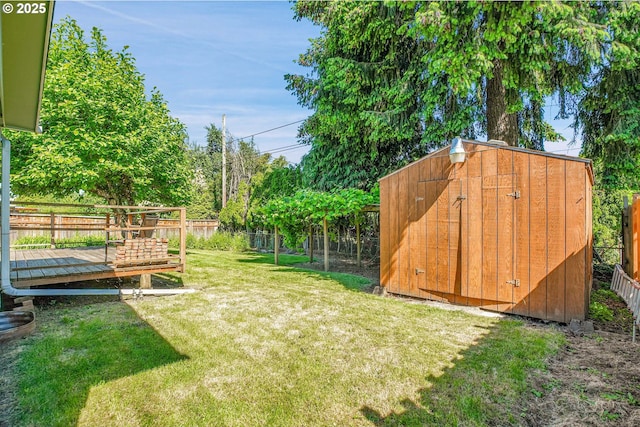 4803 SE Fieldcrest Dr, Milwaukie, OR 97222 - view of yard featuring a deck