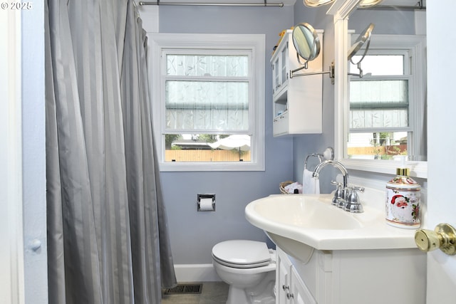 6325 SE 77th Ave SE, Portland, OR 97206 - bathroom with vanity and a shower with curtain