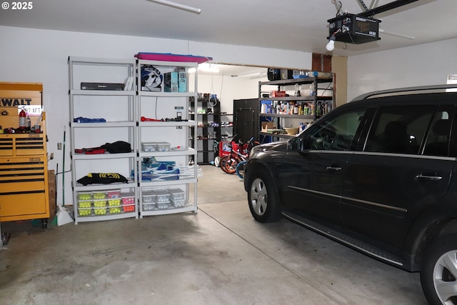 4718 NE 129th Ave, Vancouver, WA 98682 - garage featuring a garage door opener