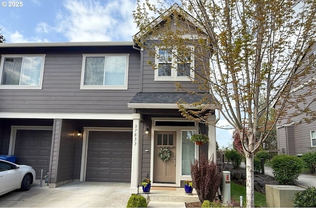 37833 Killarney St, Sandy, OR 97055 - traditional-style home featuring driveway and a garage