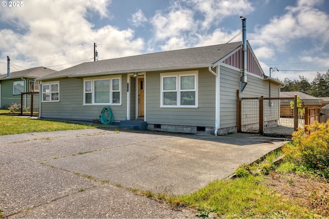 1732 Hayes St, North Bend, OR 97459 - view of front of home featuring fence and driveway