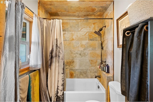 823 Terrace Dr, Scotts Mills, OR 97375 - full bathroom with shower / tub combo and toilet