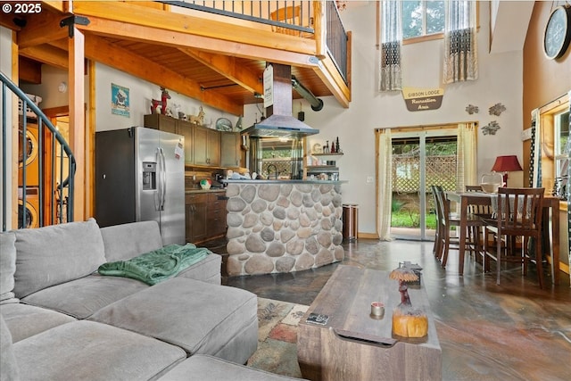 823 Terrace Dr, Scotts Mills, OR 97375 - living area featuring stairway and a towering ceiling