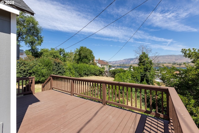 809 E 7th St, The Dalles, OR 97058 - wooden terrace with a mountain view