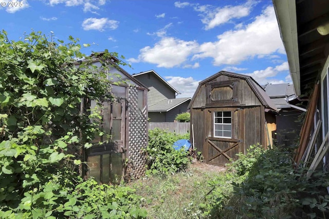 1168 Risden Pl, Eugene, OR 97404 - view of yard with a storage shed