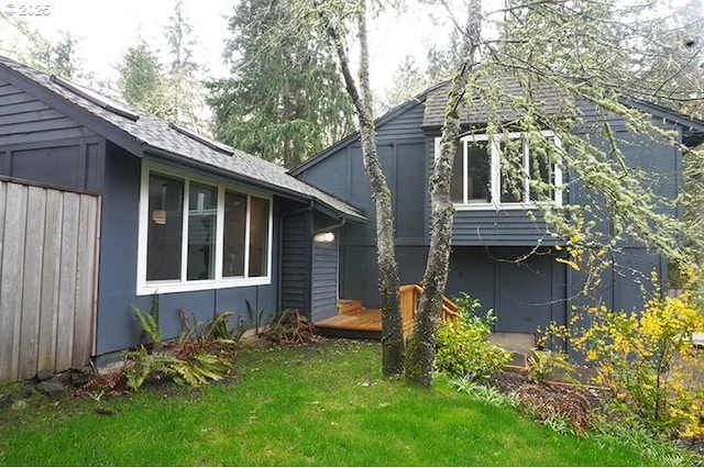 4768 Manzanita St, Eugene, OR 97405 - view of front of house featuring a front lawn
