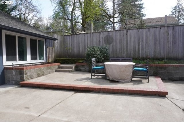 4768 Manzanita St, Eugene, OR 97405 - fenced backyard with a patio