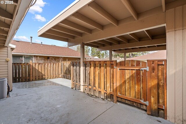 5016 SW Normandy Pl, Beaverton, OR 97005 - view of patio / terrace with a gate