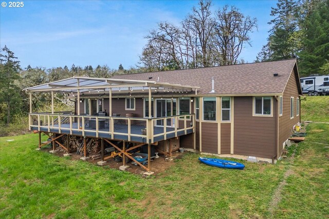 21600 NE Forest Dr, Yamhill, OR 97148 - back of house featuring a wooden deck, a yard, and a shingled roof