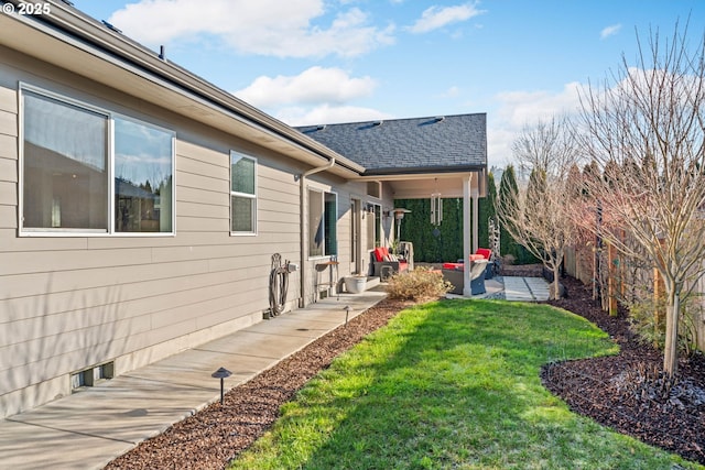 view of yard featuring a patio and outdoor lounge area