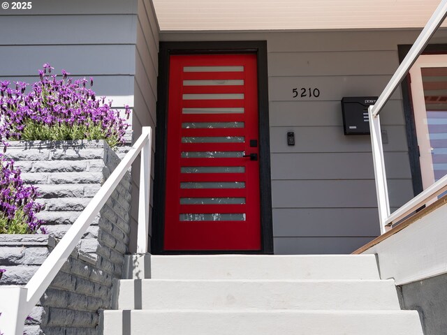 5210 N Emerson Dr, Portland, OR 97217 - doorway to property