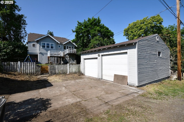 609 E 10th St, The Dalles, OR 97058 - view of detached garage