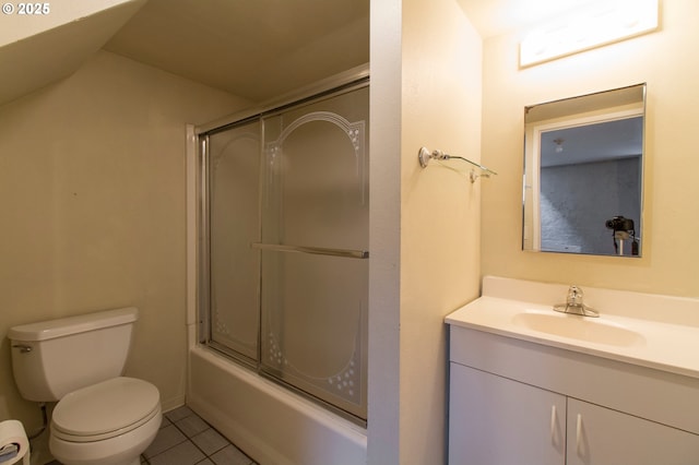 1522 N Rosa Parks Way, Portland, OR 97217 - full bath with tile patterned floors, vanity, and toilet