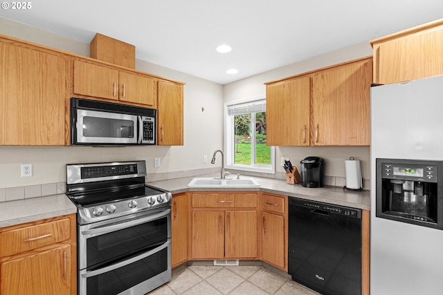 40510 NE 261st Ct, Amboy, WA 98601 - kitchen featuring stainless steel appliances, visible vents, light countertops, and a sink