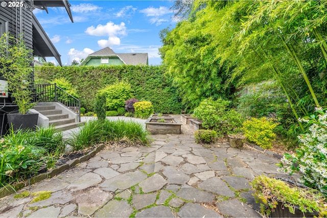 2225 NE 22nd Ave, Portland, OR 97212 - view of patio with a garden