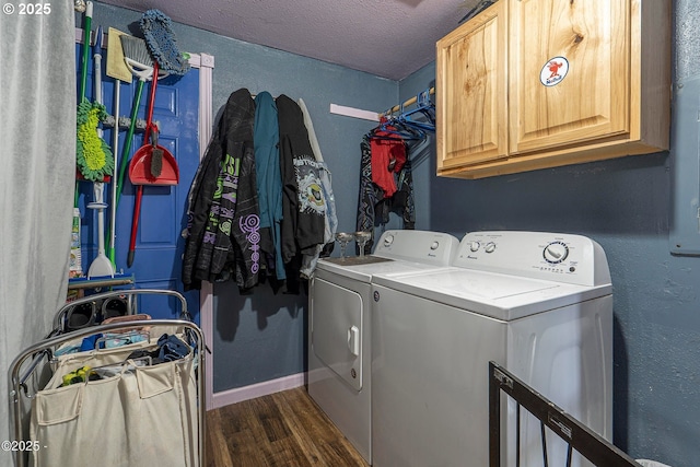 5053 NE 50th St, Neotsu, OR 97364 - laundry area with washer and dryer, cabinet space, dark wood-style floors, and a textured ceiling
