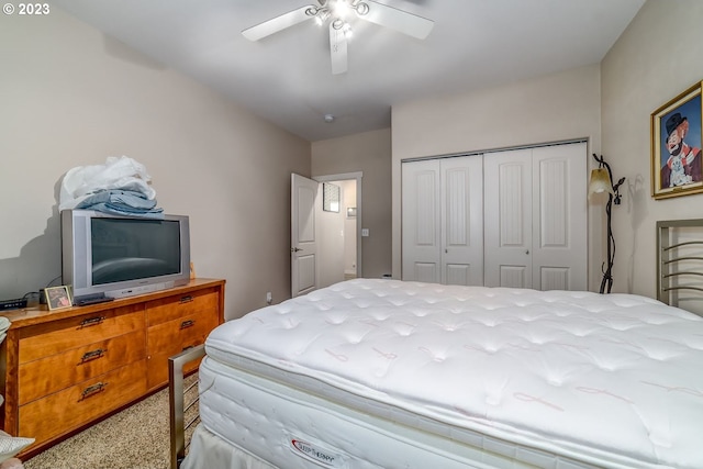 48482 E Meadow Way, Oakridge, OR 97463 - carpeted bedroom featuring a closet and ceiling fan