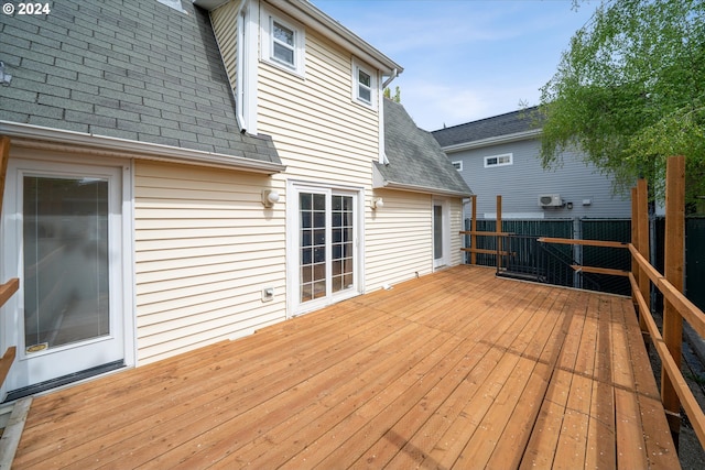 1224 SE Malden St, Portland, OR 97202 - view of wooden deck