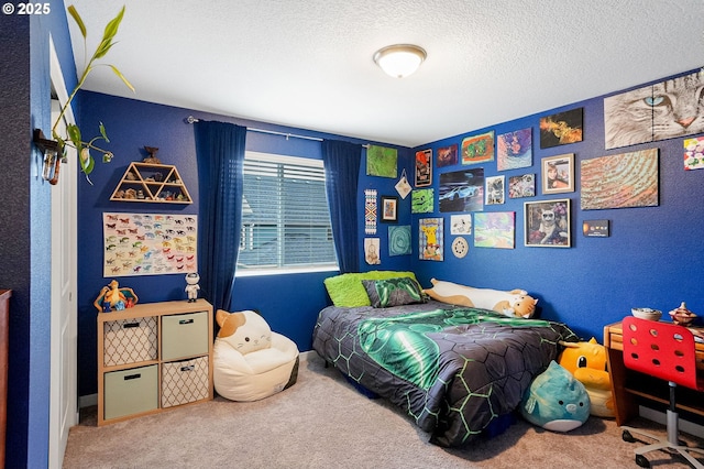 301 W 17th St, Lafayette, OR 97127 - bedroom featuring a textured ceiling and carpet flooring