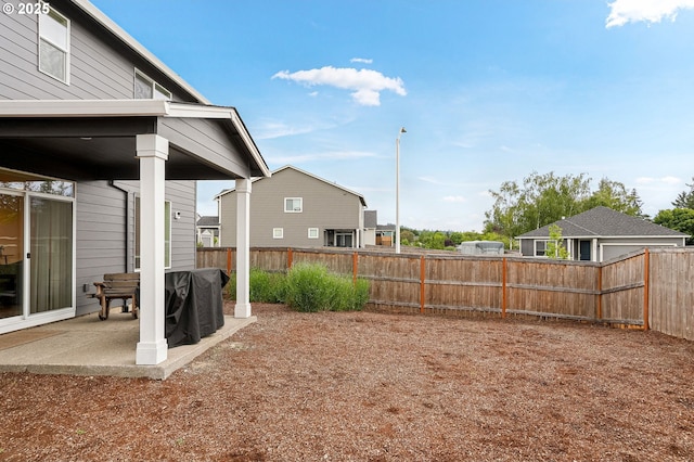 301 W 17th St, Lafayette, OR 97127 - fenced backyard with a patio