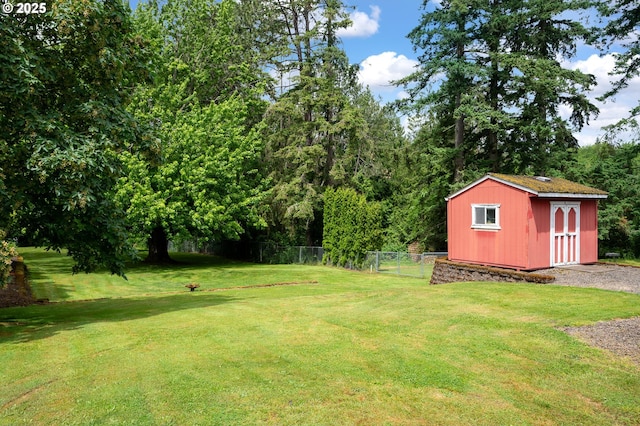 10001 SW 35th Ave, Portland, OR 97219 - view of yard featuring a shed