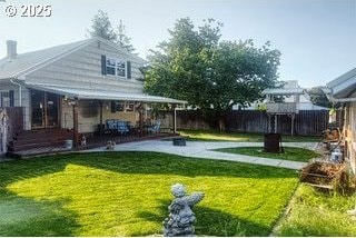 175 W Baltimore St, Heppner, OR 97836 - view of yard featuring a patio