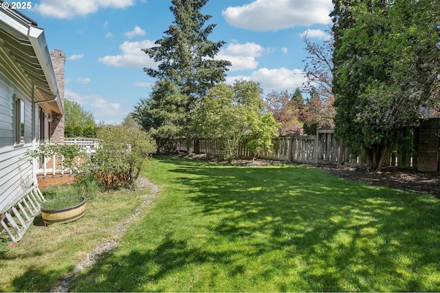 950 NW 161st Ter, Beaverton, OR 97006 - view of yard featuring a fenced backyard