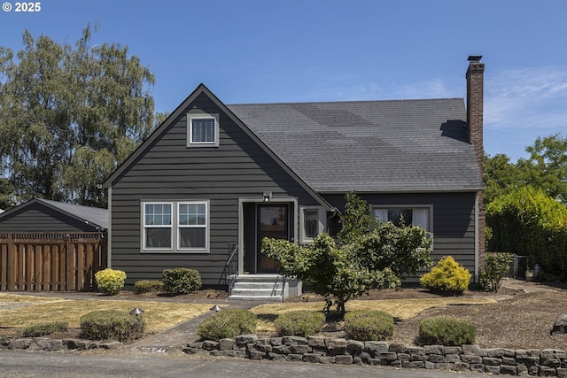 1040 S Park St, Carlton, OR 97111 - view of front of home featuring entry steps and a chimney