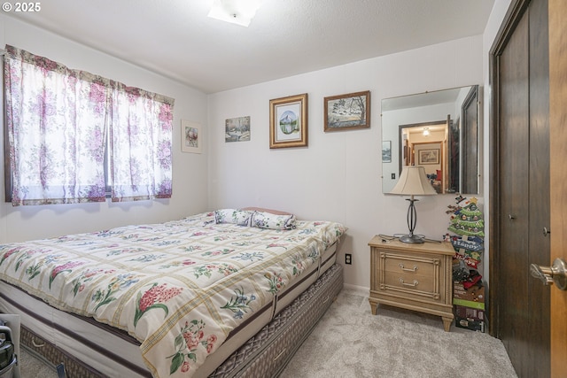 3419 S Ballard Ln, Lincoln City, OR 97367 - carpeted bedroom featuring a closet