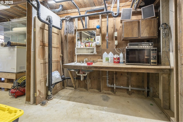 3419 S Ballard Ln, Lincoln City, OR 97367 - view of basement