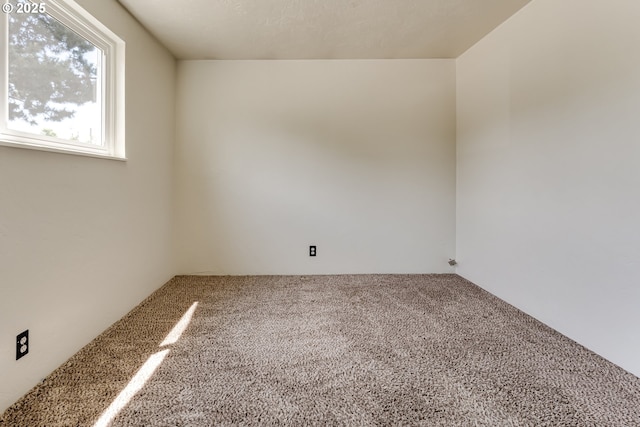 786788 W Quinalt St, Springfield, OR 97477 - view of carpeted spare room