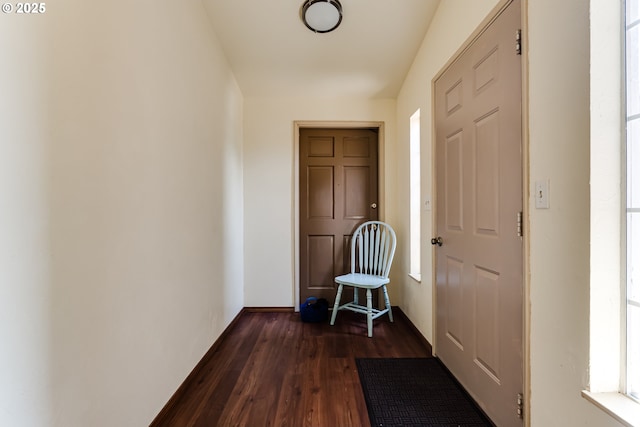 786788 W Quinalt St, Springfield, OR 97477 - entrance foyer featuring dark wood-style floors and plenty of natural light