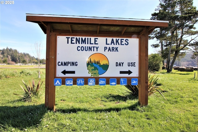 6 Creek Ln, Lakeside, OR 97449 - community sign featuring a yard