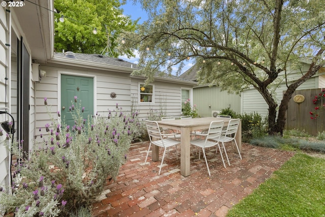 2325 Laurel Ave, Salem, OR 97301 - view of patio / terrace with outdoor dining area