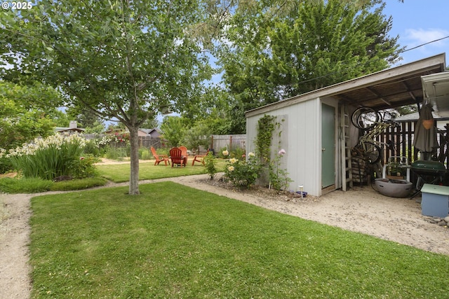 2325 Laurel Ave, Salem, OR 97301 - view of yard featuring an outdoor structure
