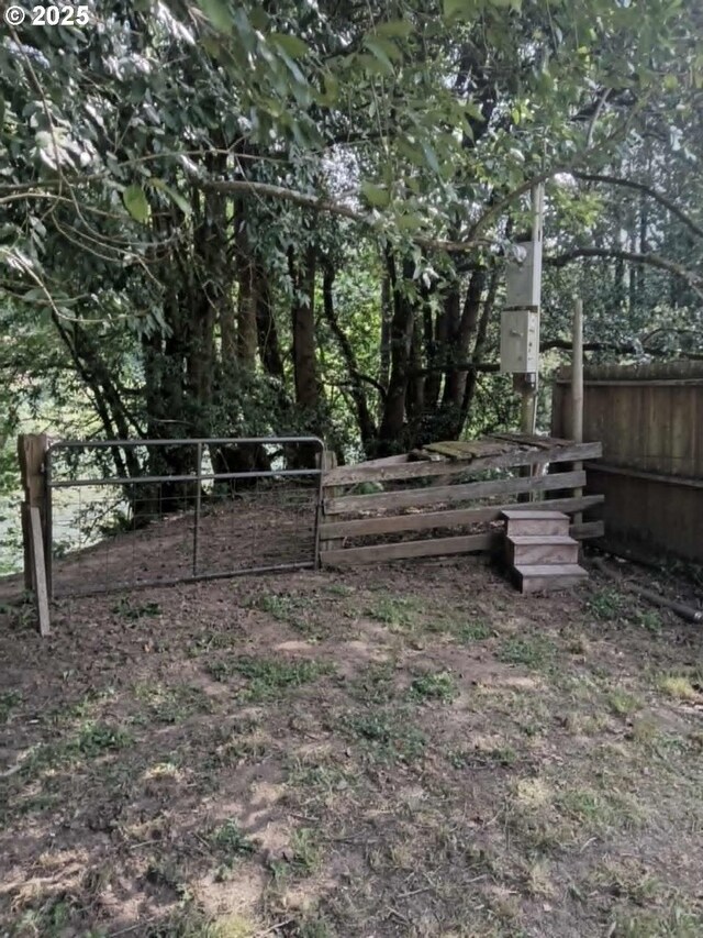 3333 Bullock Rd, Oakland, OR 97462 - view of yard with a gate