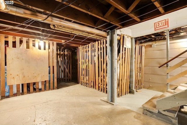 4435 SE Belmont St, Portland, OR 97215 - unfinished below grade area with stairway