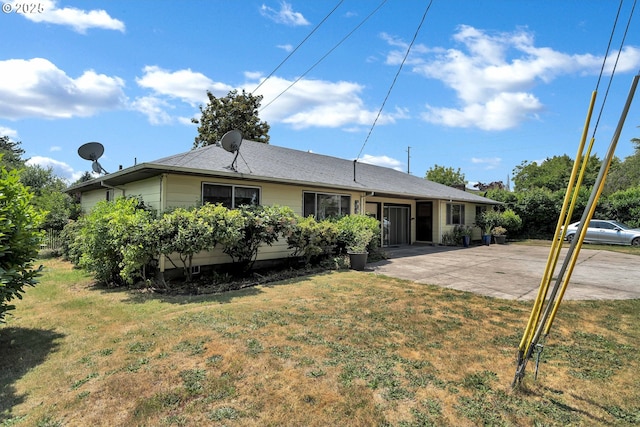 17222 SW Blanton St, Beaverton, OR 97078 - ranch-style home with a front lawn