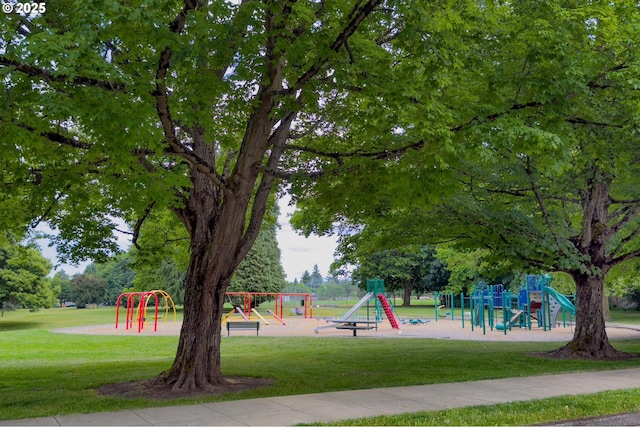 5942 NE 42nd Ave, Portland, OR 97218 - community play area featuring a lawn