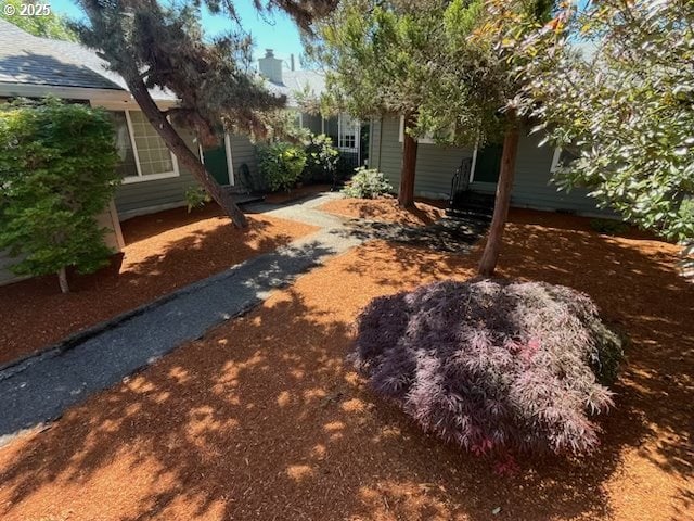 6654 SW Capitol Hwy, Portland, OR 97219 - view of yard
