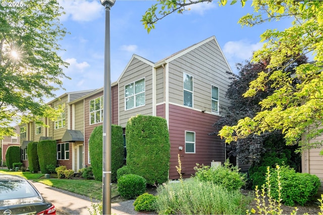 15745 NE Beech St, Portland, OR 97230 - view of property exterior