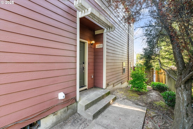 15745 NE Beech St, Portland, OR 97230 - property entrance