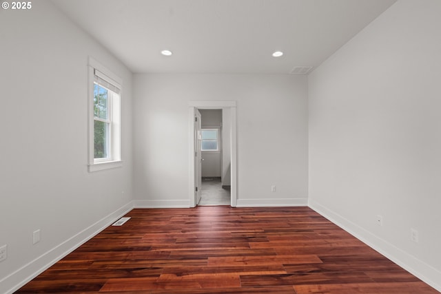 427 NW Garibaldi St, Hillsboro, OR 97124 - empty room featuring baseboards, wood finished floors, and recessed lighting