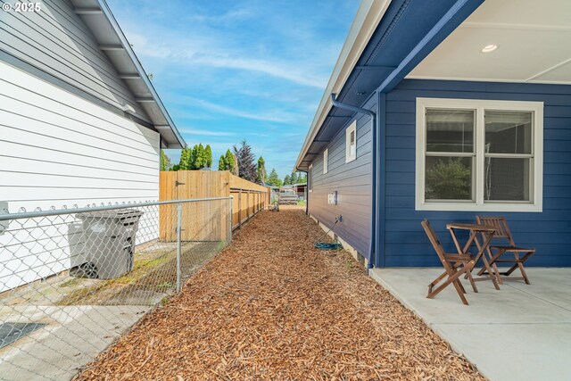 427 NW Garibaldi St, Hillsboro, OR 97124 - view of yard