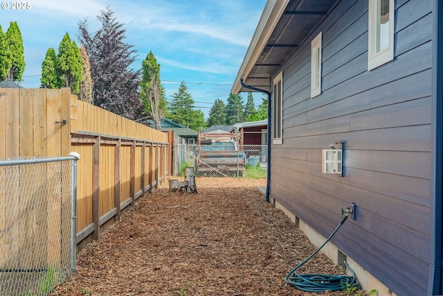 427 NW Garibaldi St, Hillsboro, OR 97124 - view of yard
