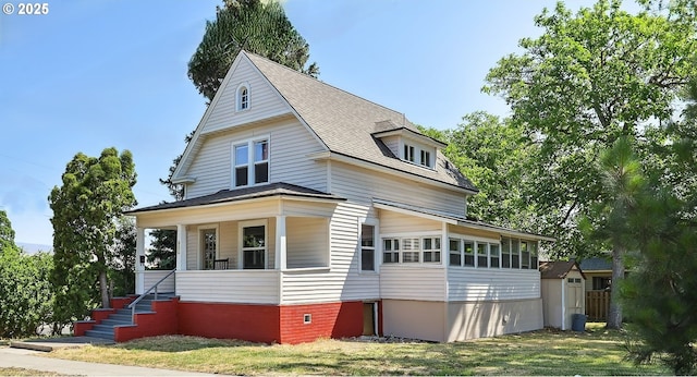 900 H St, The Dalles, OR 97058 - view of front of property with covered porch and a shingled roof